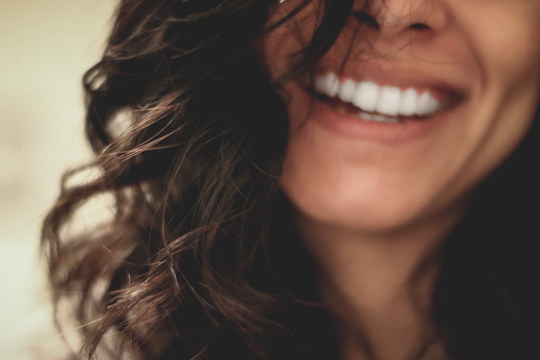 İnvisalign plaklarının avantajları nelerdir?